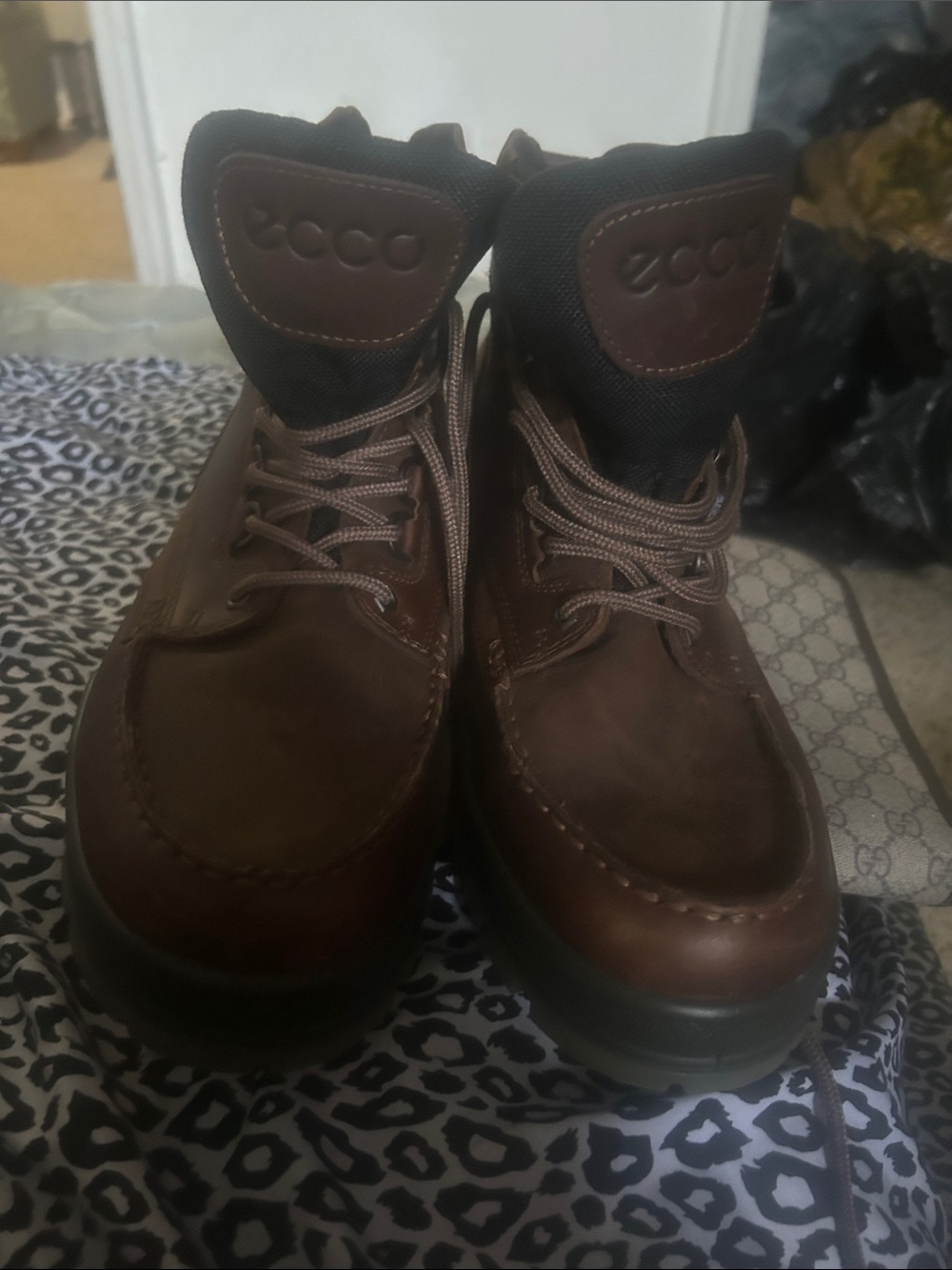 ECCO Men's Dark Brown Leather Chukka Lace-Up Boots